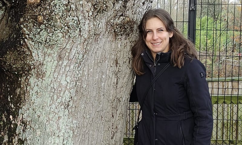 Bijenexpert Linde Slikboer