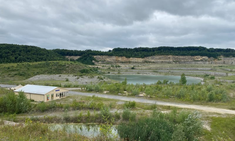 Groevepaviljoen midden in de ENCI groeve
