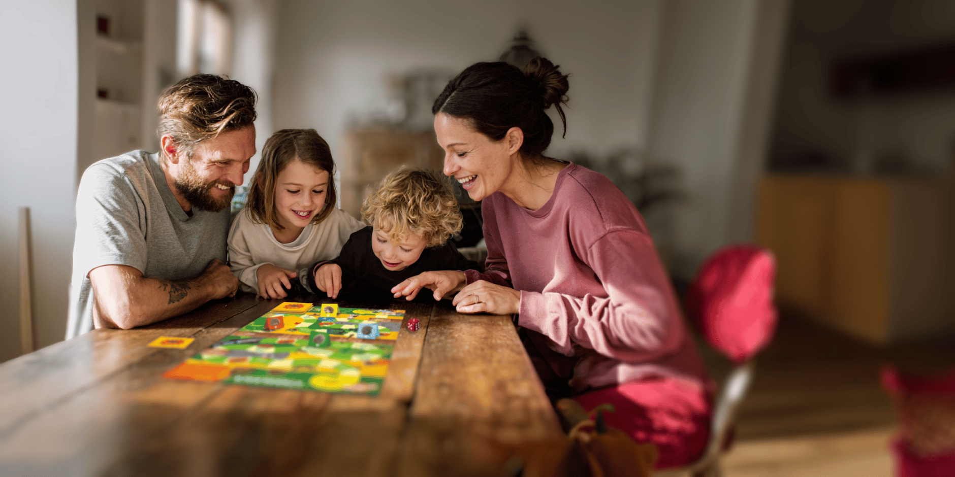 Familie speelt de OERRR Stekelrace