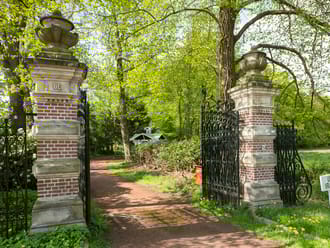 Kiosk en toegangshek landgoed De Braak