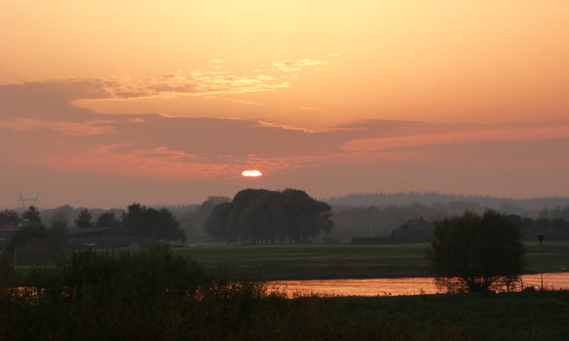 Wandelen in de Dintelse Gorzen bij avondrood