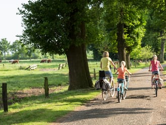 Fietsroute Hazelbekke en Beneden-Dinkeldal, vlakbij Ootmarsum in Twente