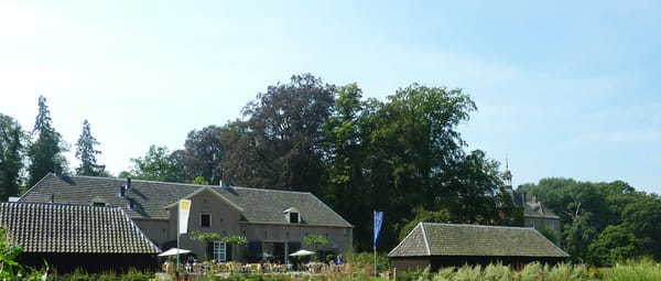 Moestuin met boomgaard Moestuin met boomgaard