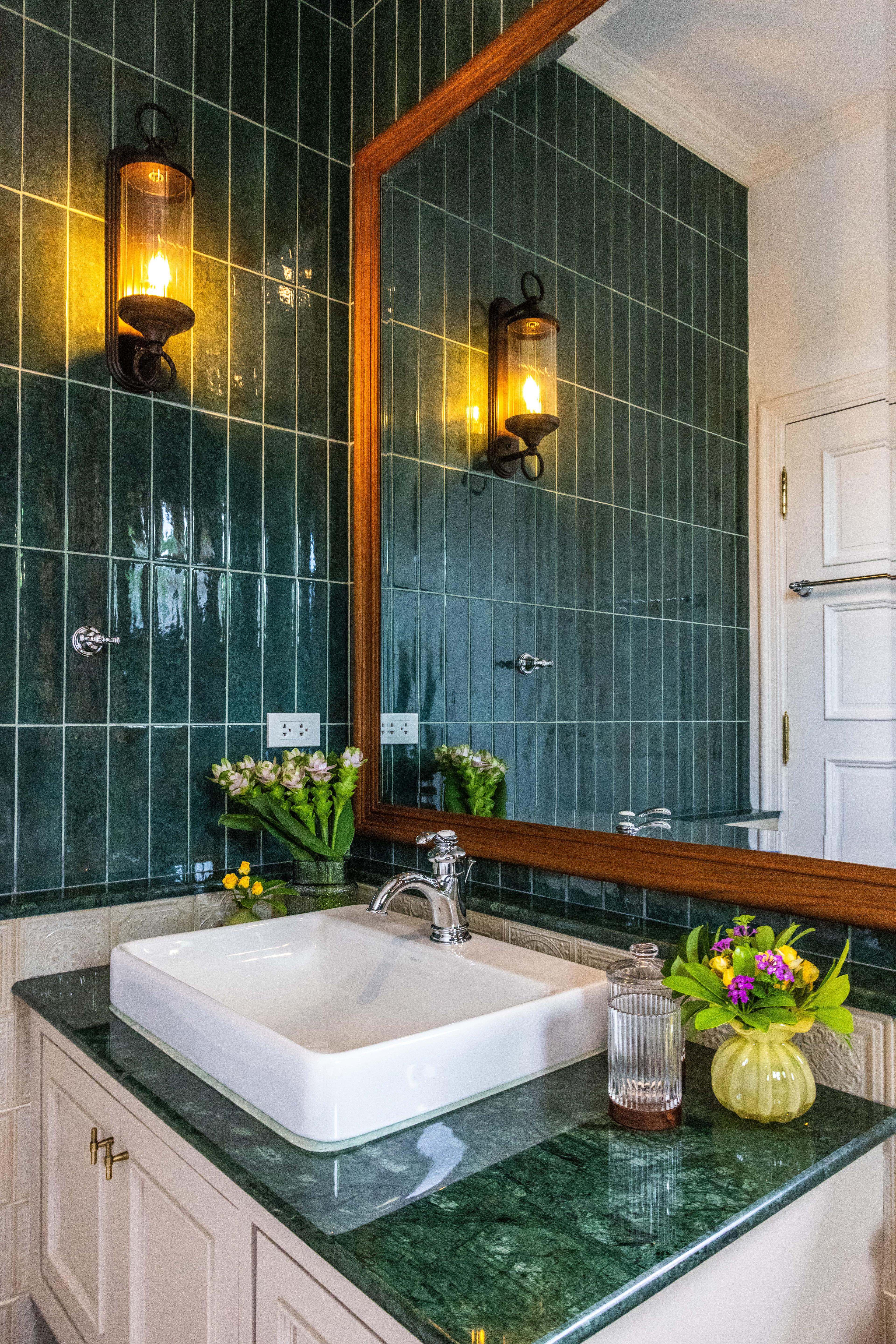 The Saran Suite 4