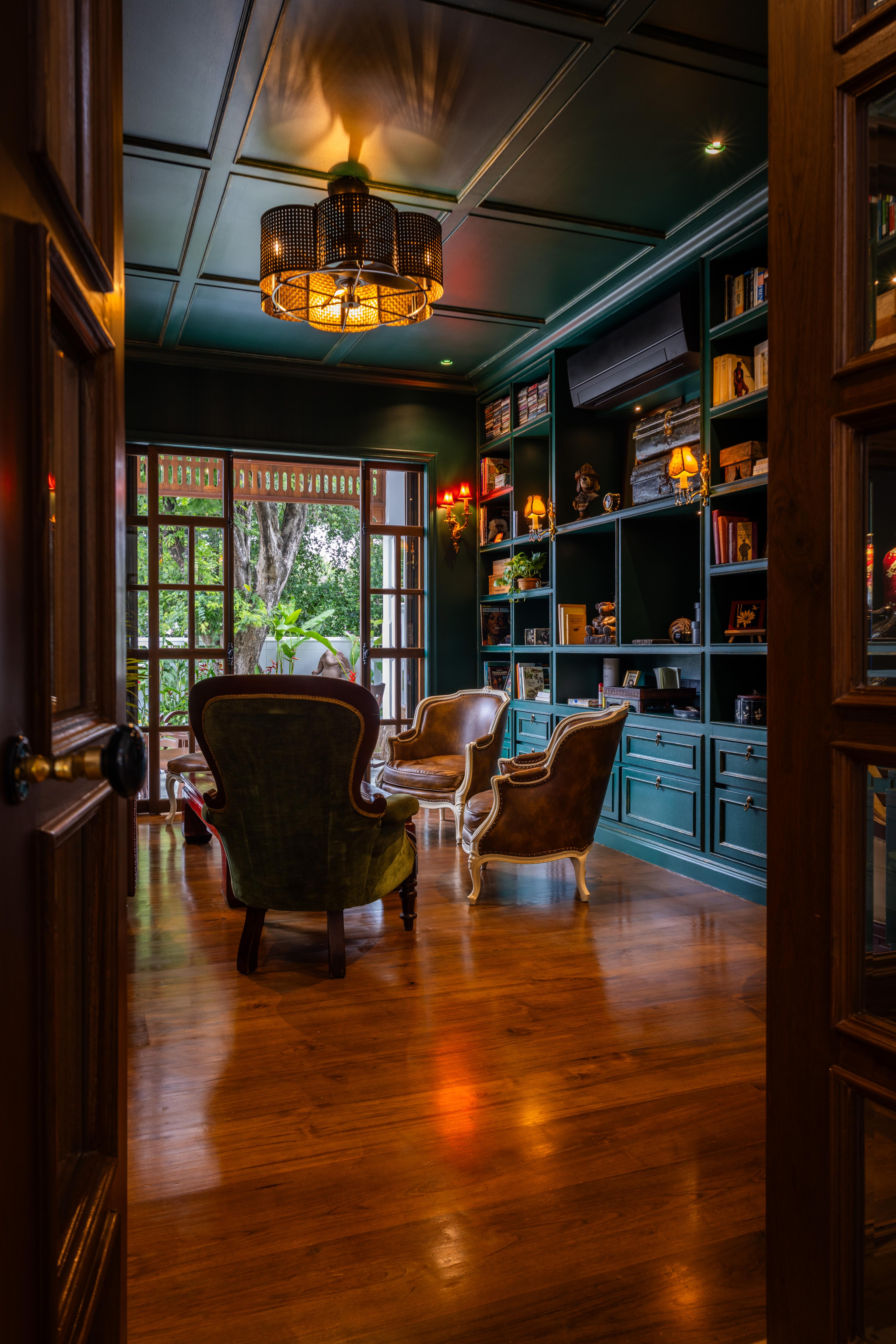 Library at Baan SaranTaya