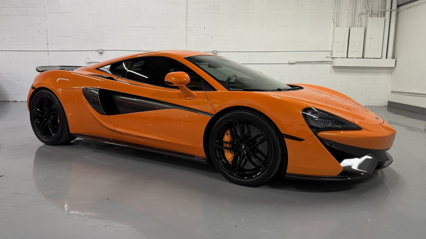 2017 MCLAREN AUTOMOTIVE 570S