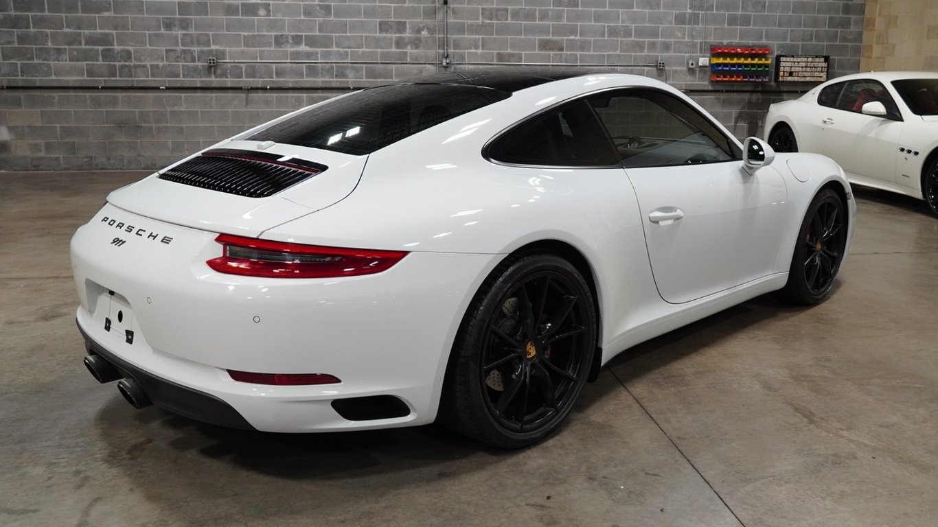 2017 Porsche 911 photo 2