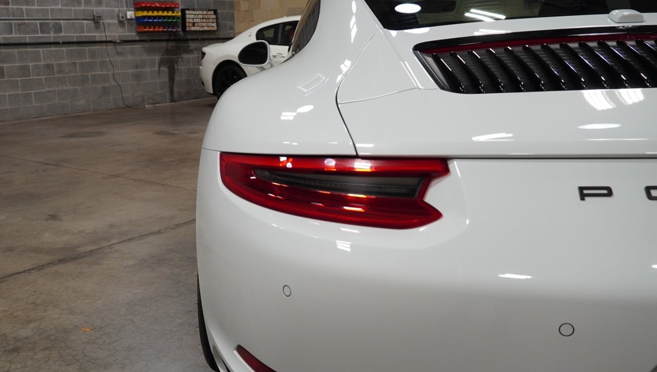 2017 Porsche 911 photo 3