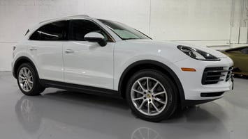 2021 Porsche Cayenne Base's photo