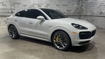 2021 Porsche Cayenne Coup Turbo S E-Hybrid's photo