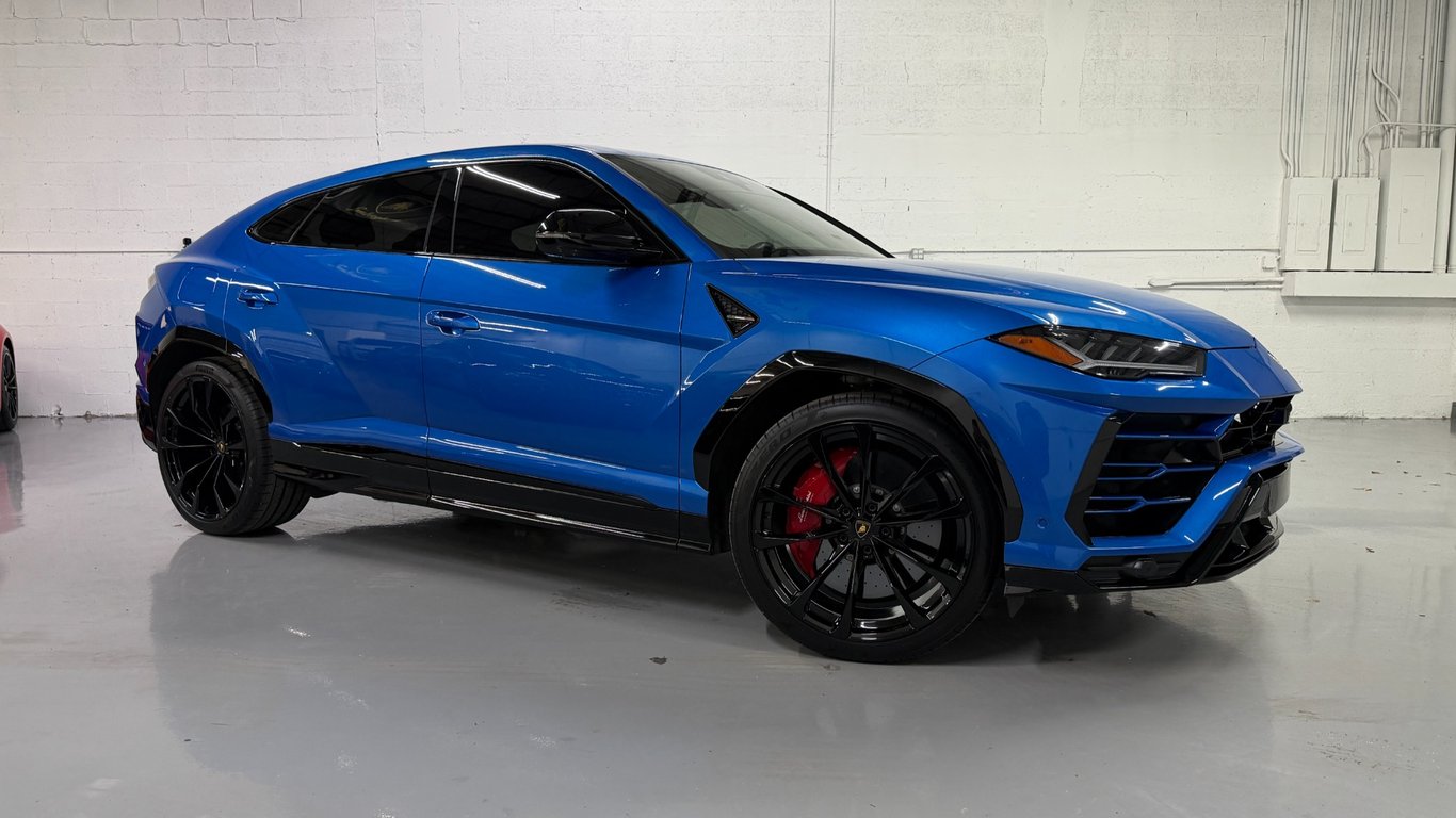 2021 LAMBORGHINI URUS