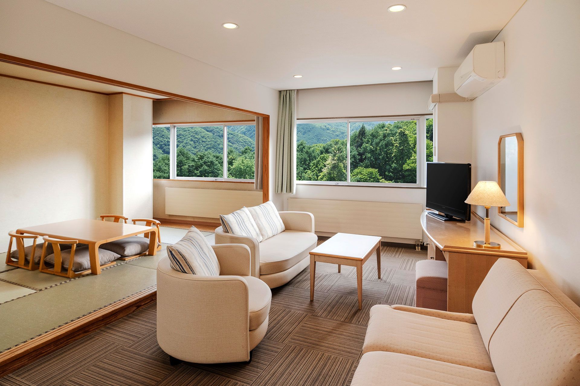 SPACES & AMBIANCE