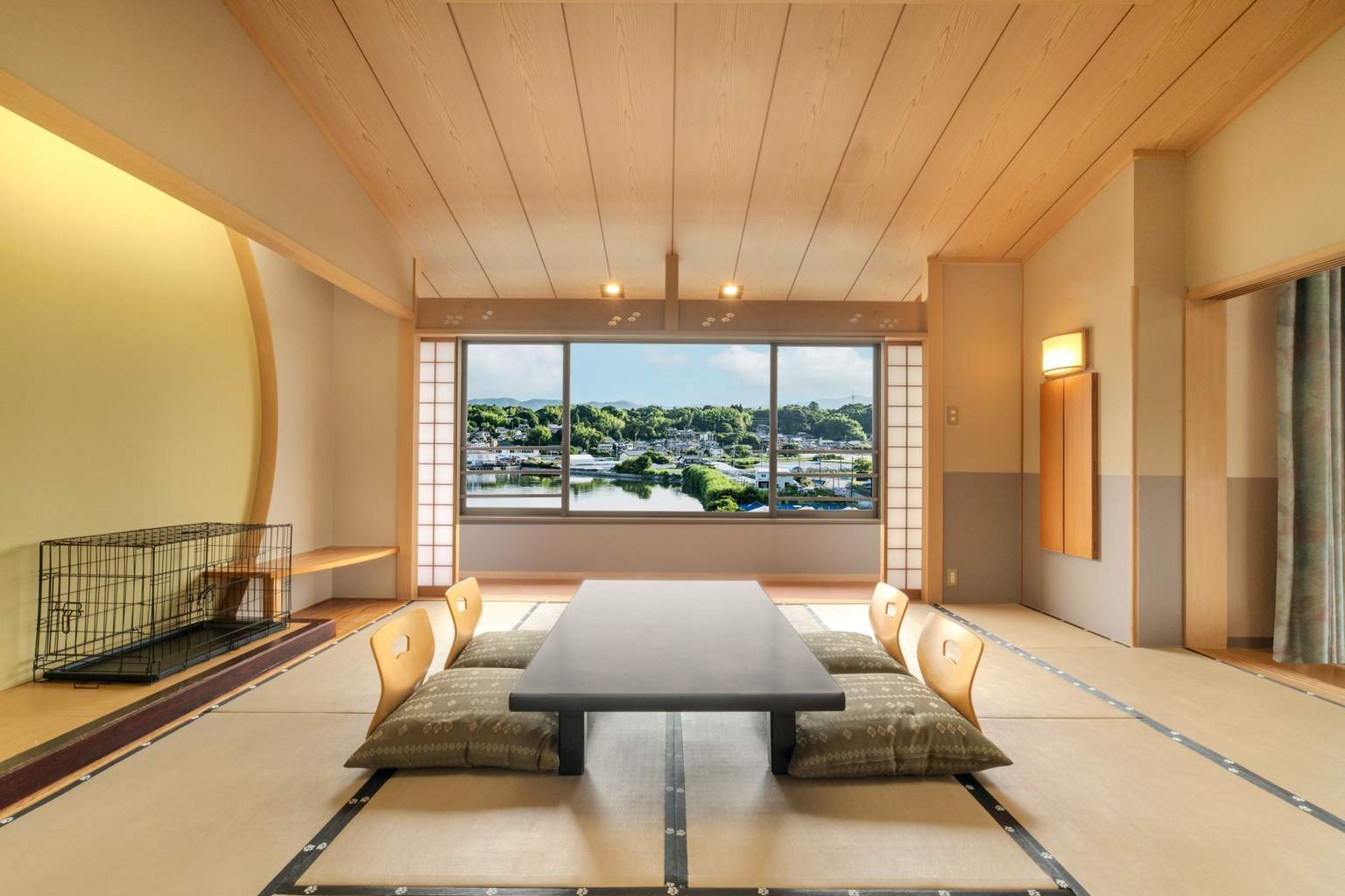 [Lake View] Deluxe Japanese-Western Style Room 3