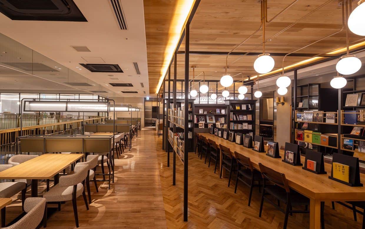 SARAS CAFE & BRASSERIE