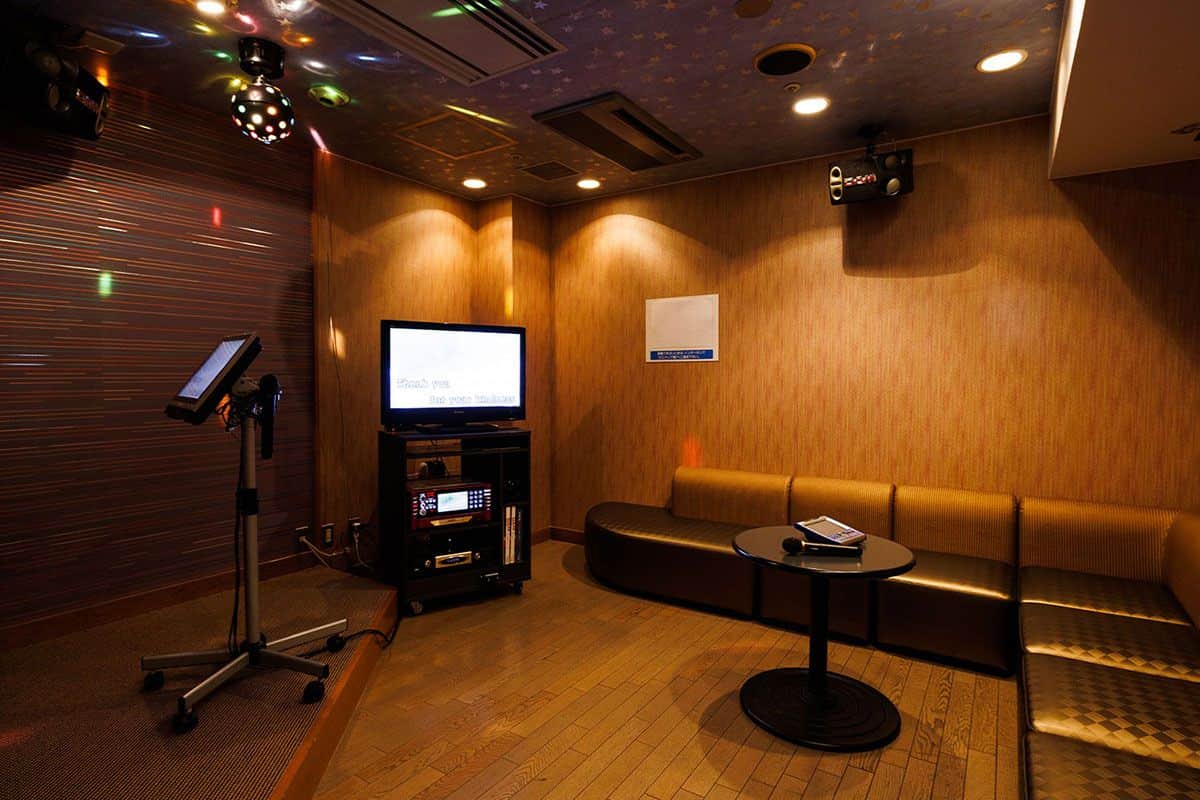 カラオケルーム - 0