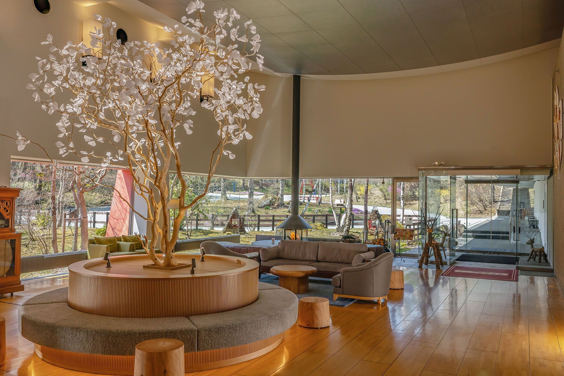 SPACES & AMBIANCE