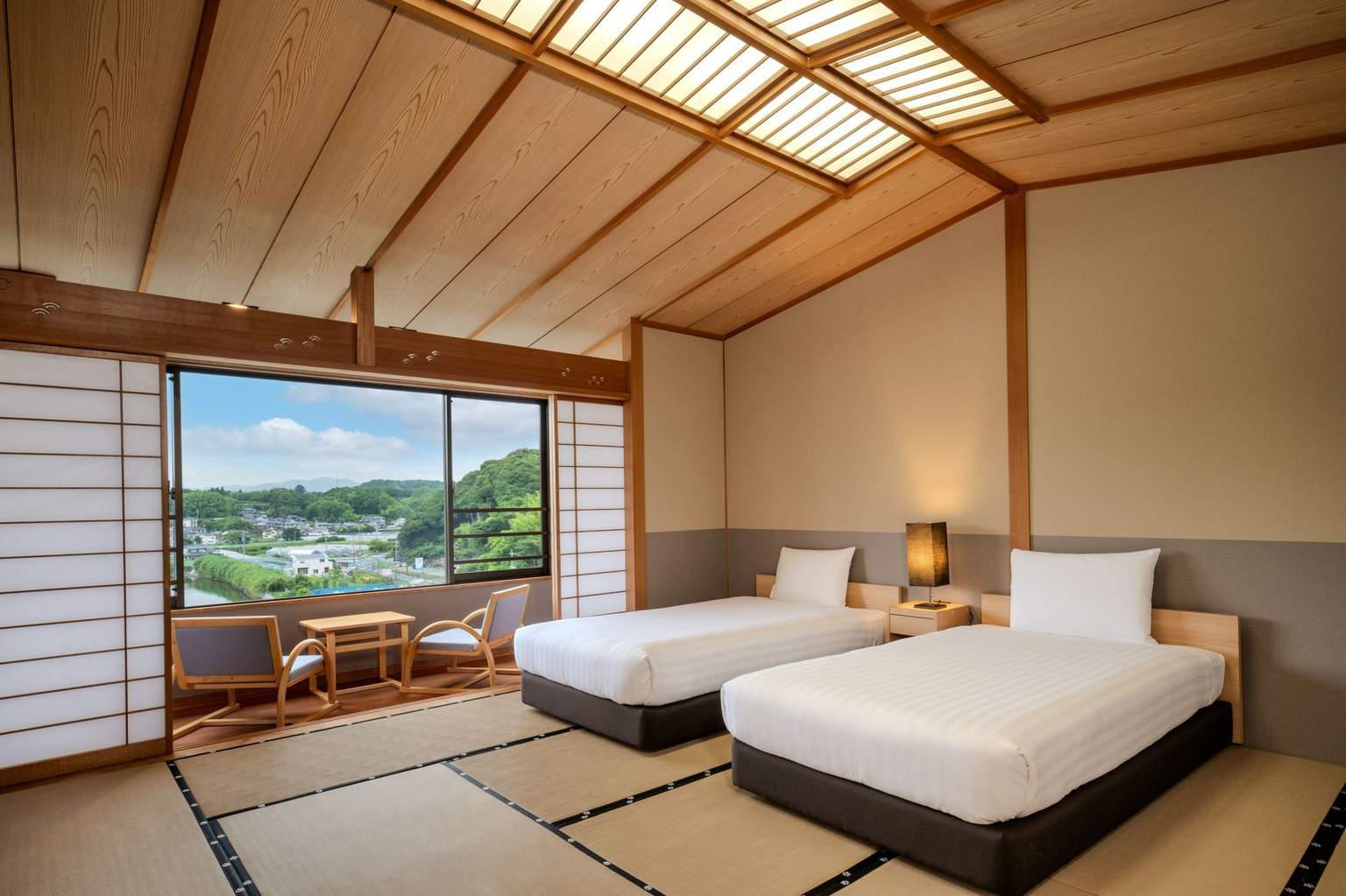 [Upper Floor Lake View] Japanese Modern Twin Room 1