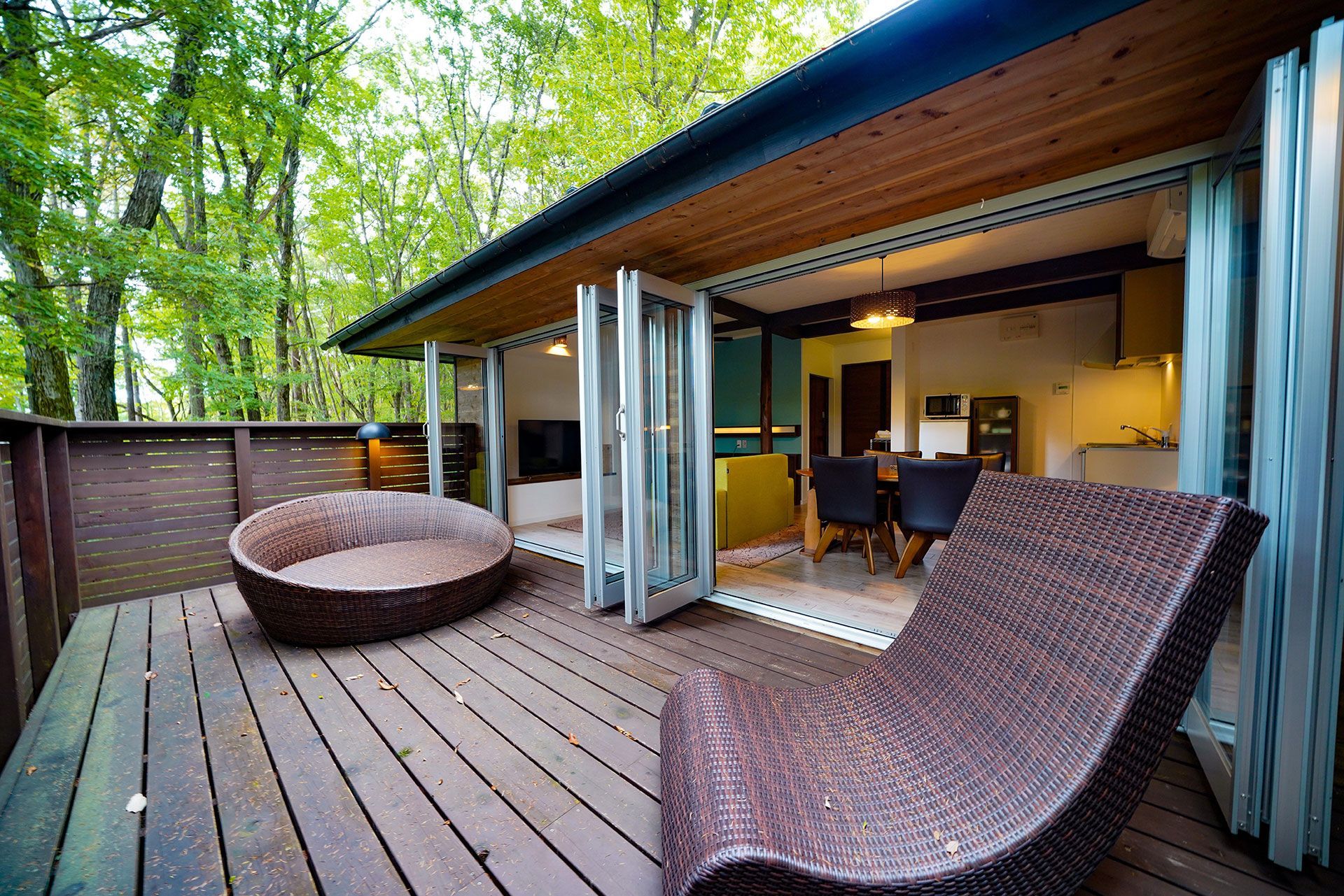 SPACES & AMBIANCE