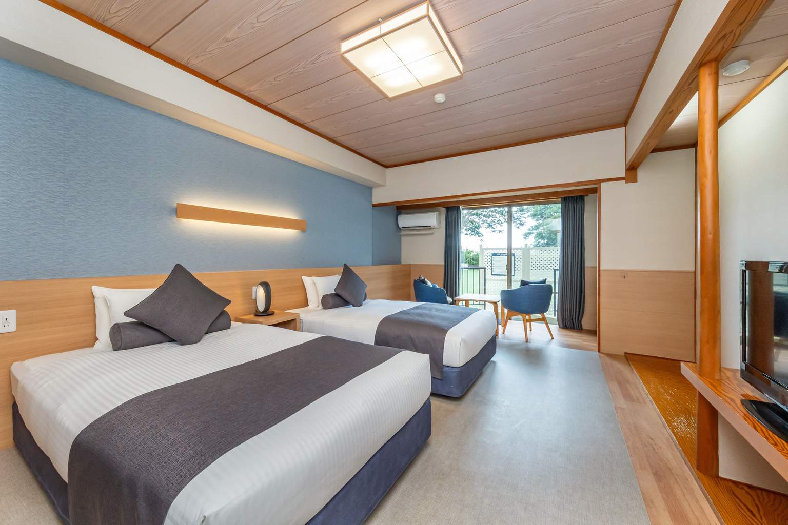 [Directly connected to the dog run] Japanese modern twin room 1