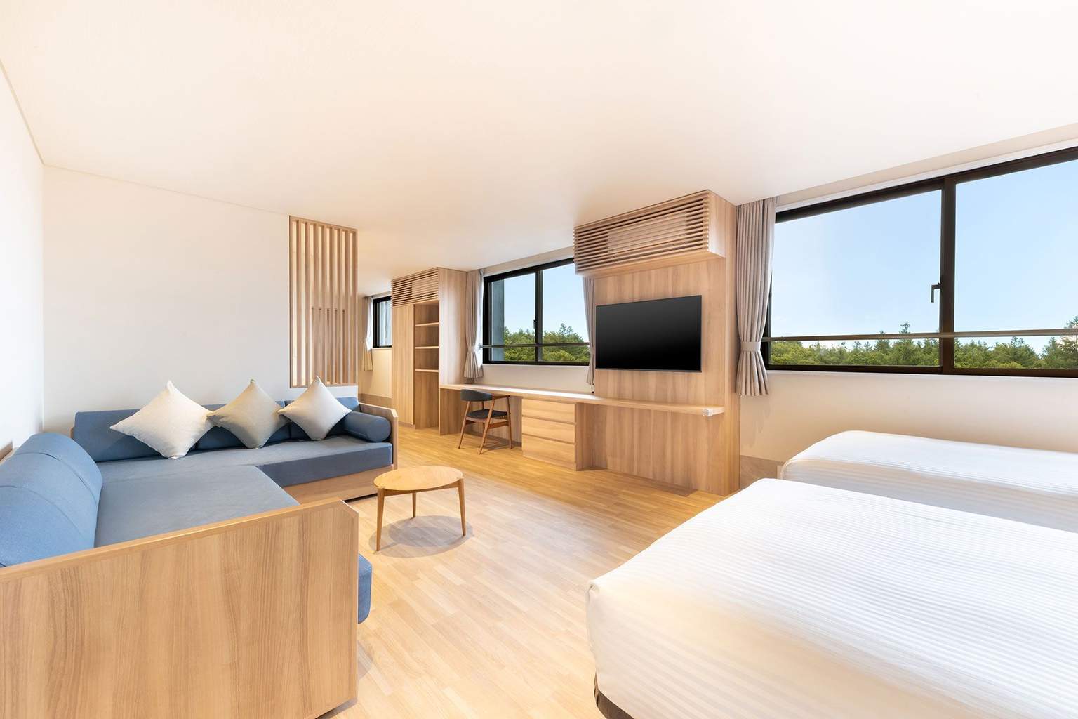 Deluxe Family Room (with bathroom) 1