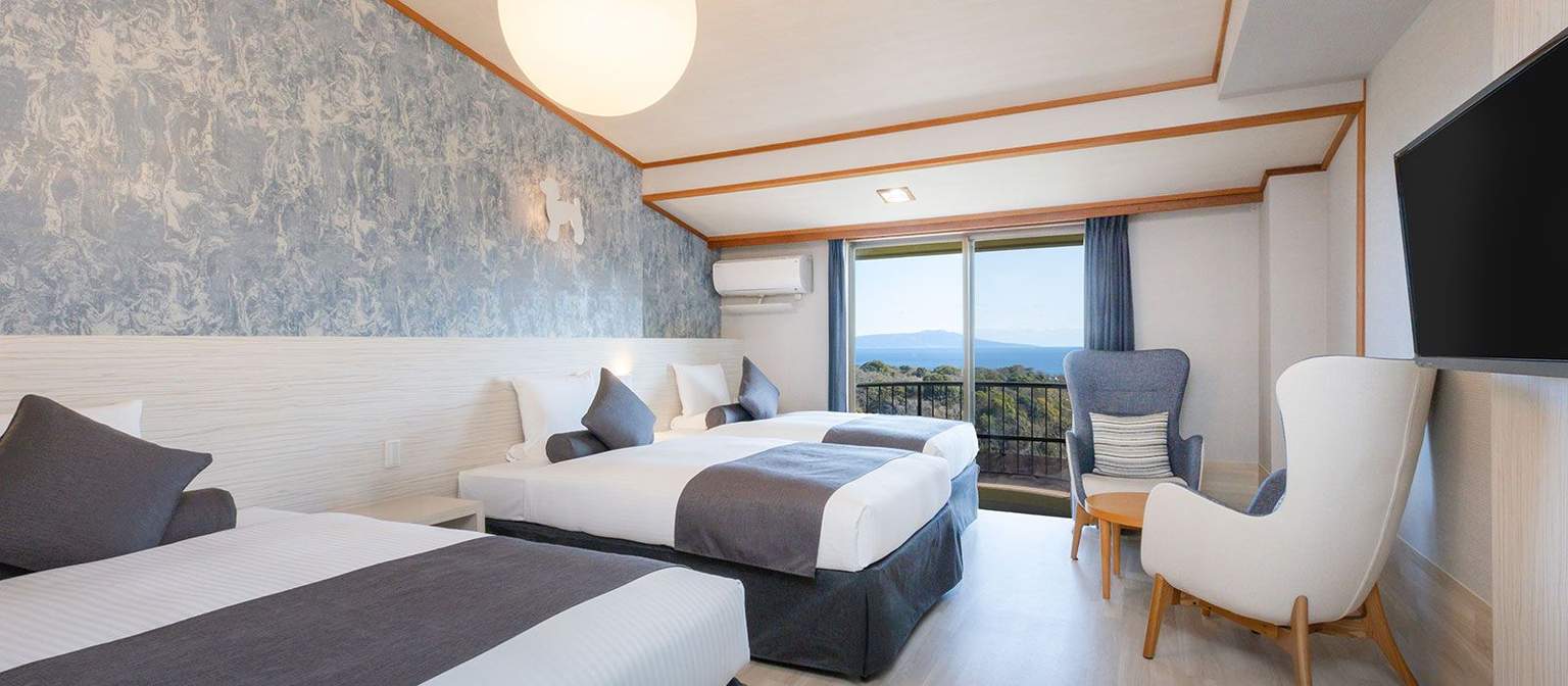 [Top Floor Ocean View] Deluxe Triple 1