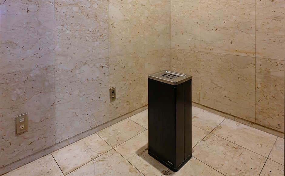 喫煙スペース - 0