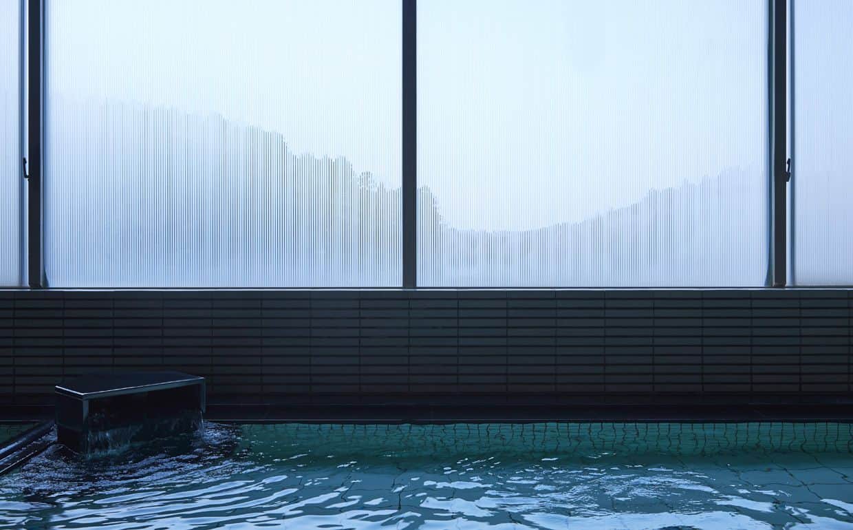 サウナ付き浴場：お風呂 slide 1