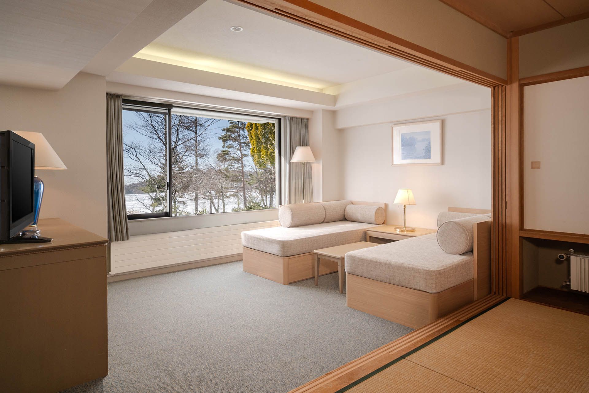 SPACES & AMBIENCE