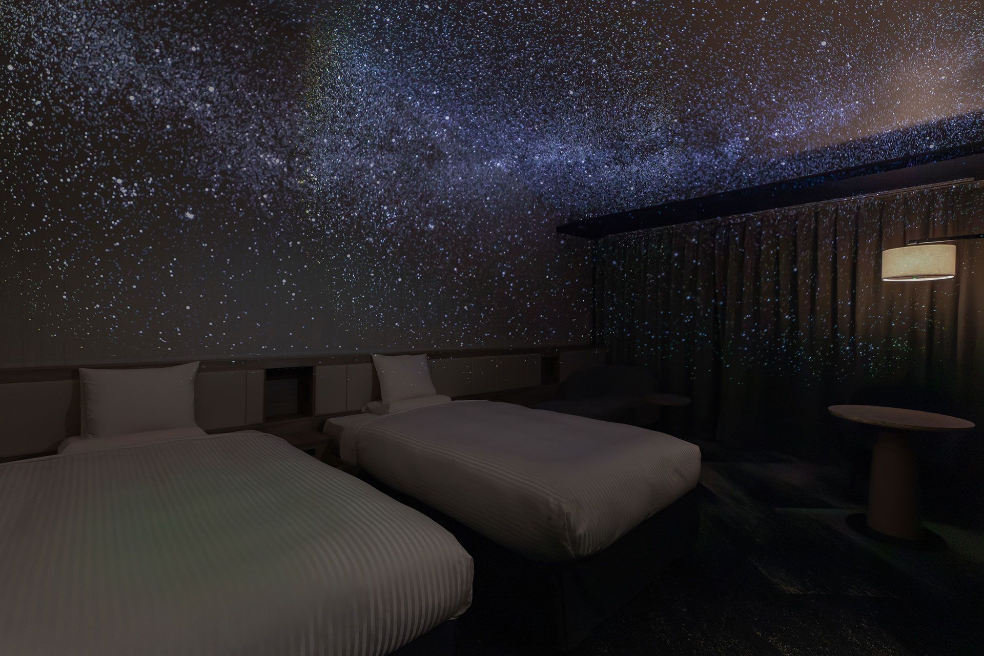 SPACES & AMBIANCE