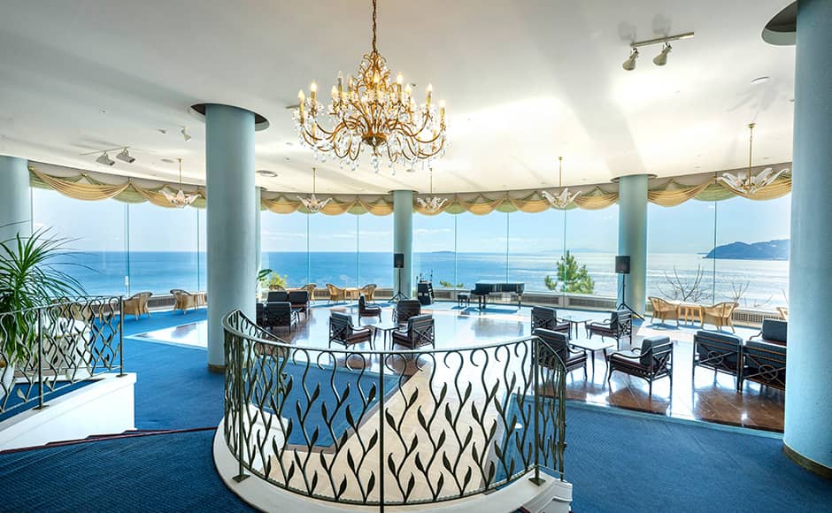 ロイヤルラウンジ - 0