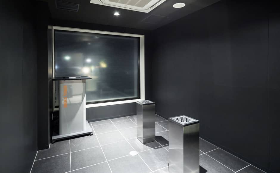 喫煙スペース - 0