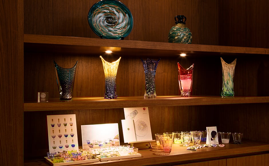 Tsugaru crafts exhibition and sales space - 0