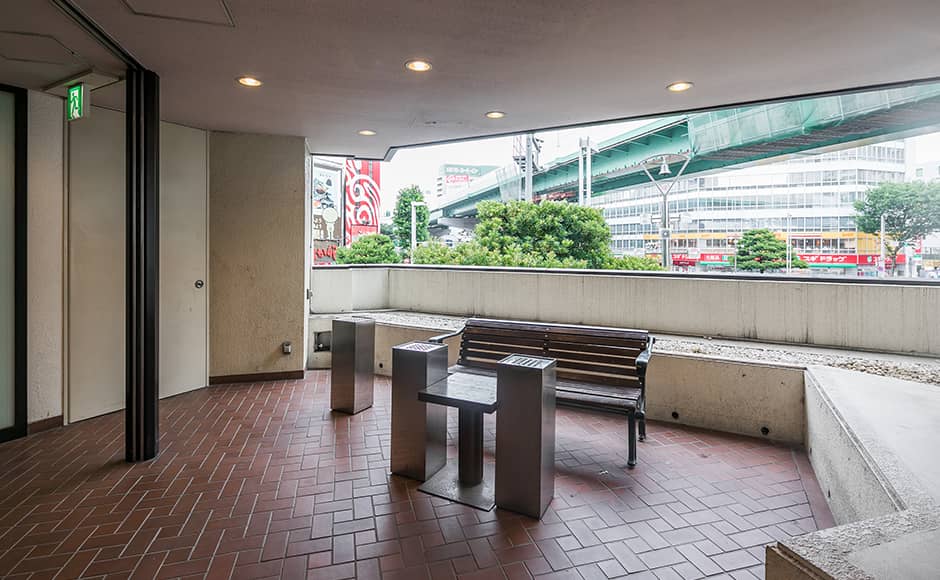 喫煙スペース - 0