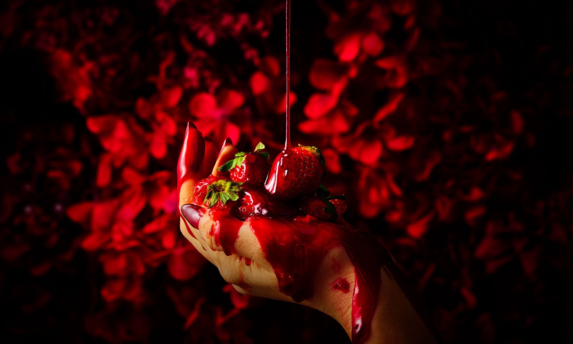 惹かれる理由は、理性ではなく本能・・・”紅の誘惑”に溺れるいちご