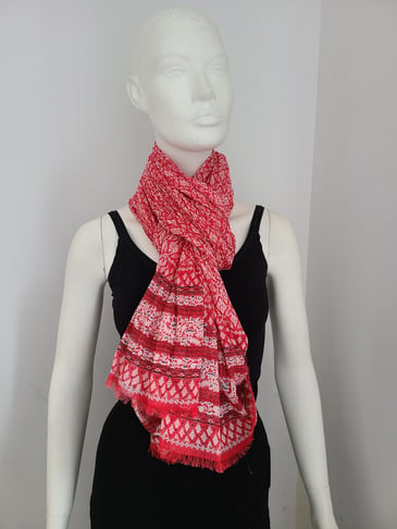 PART TWO FOULARD ROUGE IMPRIMÉ BLANC/NOIR AVEC FRANGE