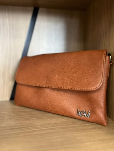 KEVI BALI SAC A BANDOULIERE AVEC RABAT EN CUIR VEGAN
