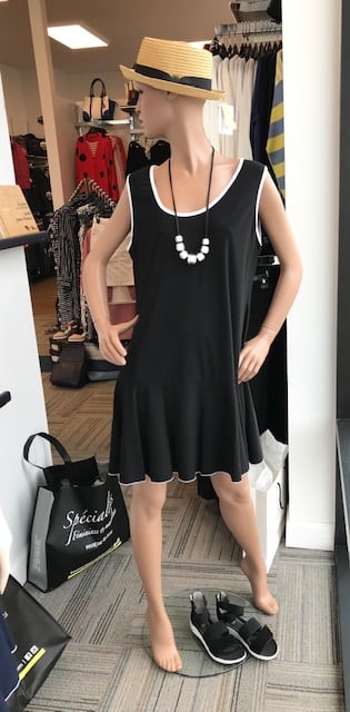 GITANE ROBE DROITE COL ROND BAS ÉVASÉ CONTOURS UNIS