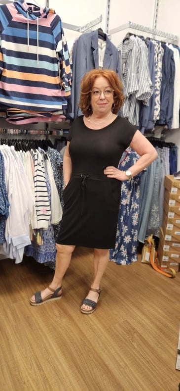 VITESI ROBE NOIR CORDON A LA TAILLE