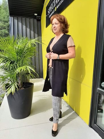 MOTION PANTALON TAILLE PULL-ON AVEC LACET ET 2 POCHES AVEC ZIP CARREAUTÉ BEIGE, GRIS ET CAMEL