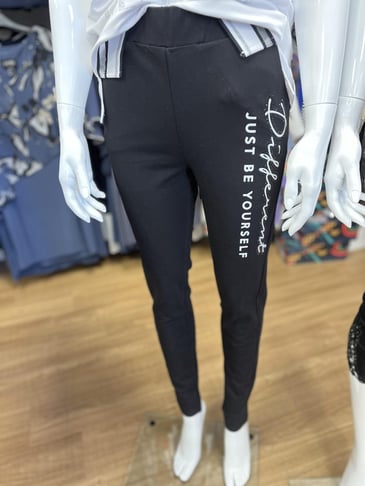 TRICOTTO PANTALON RELAX ÉCRITURE DIFFÉRENT