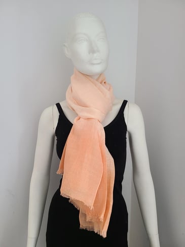 WHITE STUFF FOULARD PÊCHE DÉGRADÉ PÊCHE FONCÉ AVEC FRANGE