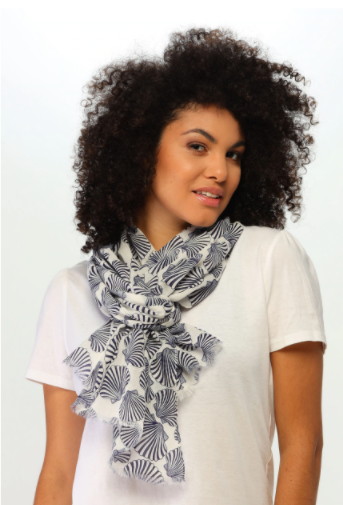 FRAAS FOULARD LÉGER IMPRIMÉ COQUILLAGES AVEC PETITES FRANGES
