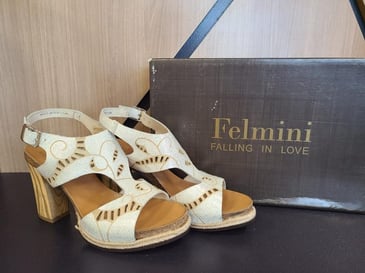 FELMINI SANDALE BLANCHE AVEC BRILLANT ET GROS TALON HAUT EN BOIS