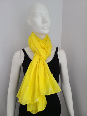 SANDWICH FOULARD D'ÉTÉ JAUNE IMPRIMÉ LETTRE COULEUR ARGENT