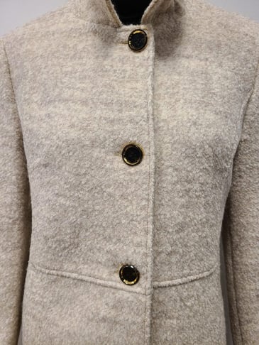 NOVELTI MANTEAU D HIVER EN LAINAGE BEIGE BOUTONS DORES GR 10