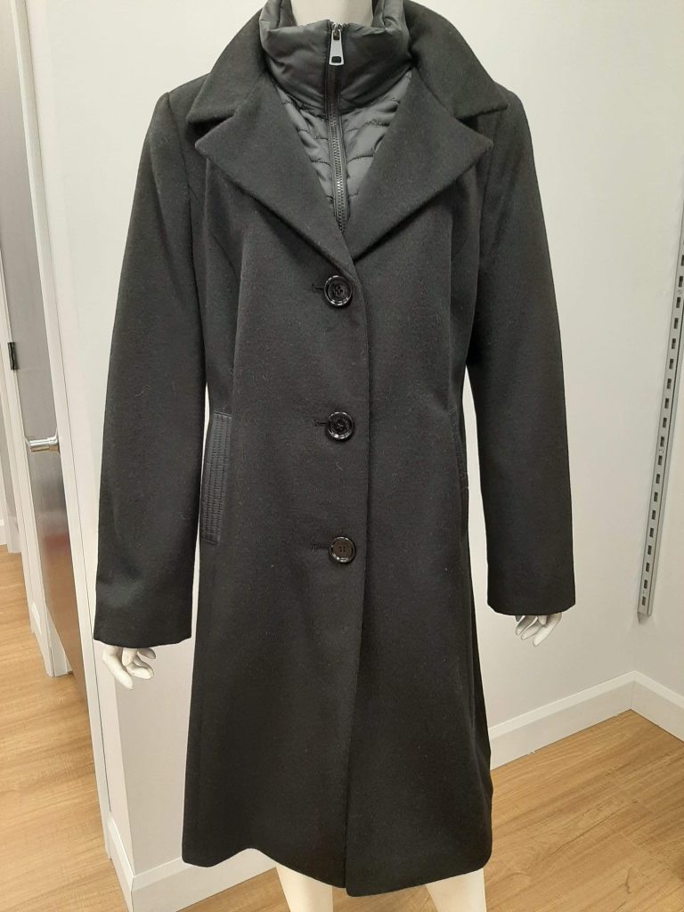 GERRY WEBER MANTEAU LEGER NOIR AVEC DETAILS ROUGES Specialites Feminines et Masculines