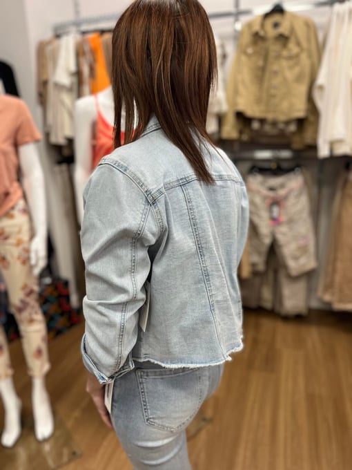 Tribal Veste de jeans details roses Specialites Feminines et Masculines