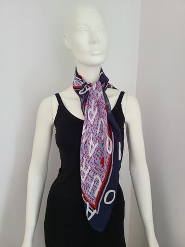 CREAM FOULARD D'ÉTÉ MARINE IMPRIMÉ ROUGE/BLANC/BLEU AVEC ÉCRITURE 'AMOUR'
