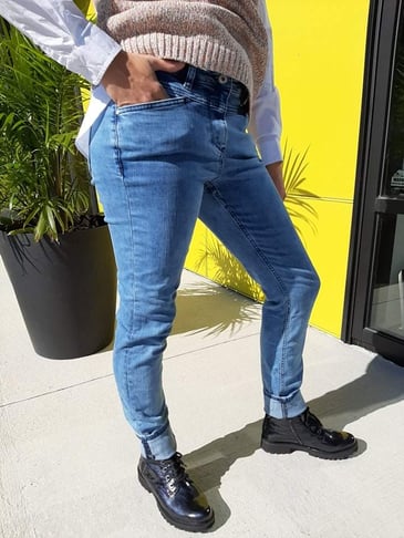 SANDWICH JEANS TAILLE SEMI HAUTE DELAVE JAMBE ETROITE