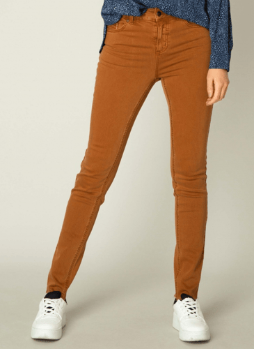 YEST JEANS TAILLE AVEC FERMETURE ÉCLAIR ET JAMBE ÉTROITE COULEUR ROUILLE
